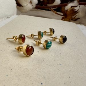 Studs stone